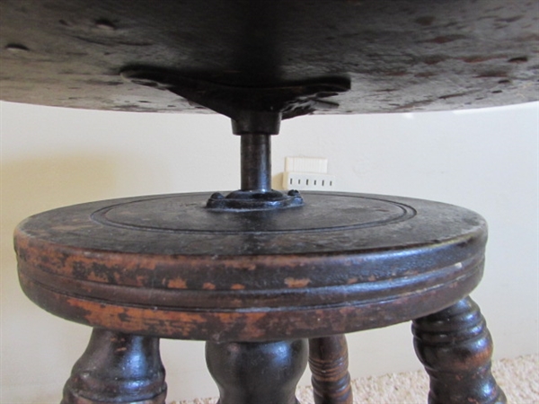ANTIQUE WOOD PIANO STOOL W/GLASS BALL CLAW FEET