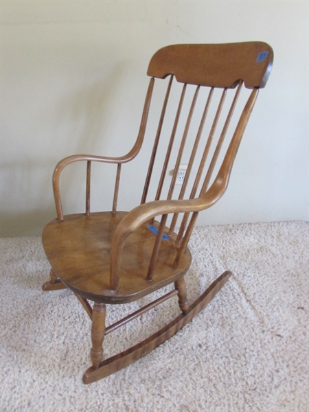 MAPLE ROCKING CHAIR
