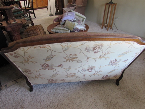VINTAGE VICTORIAN LOVESEAT AND PILLOWS