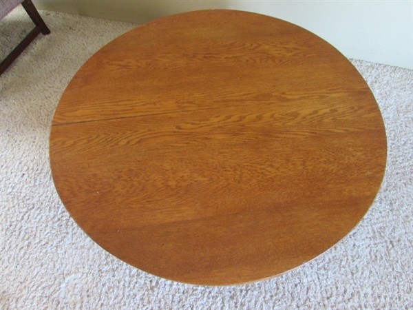 LARGE ROUND OAK COFFEE TABLE