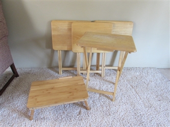 1 LAPTOP FOLDING LAP TRAY W/DRAWER AND 4 PINE TV TRAYS