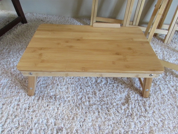 1 LAPTOP FOLDING LAP TRAY W/DRAWER AND 4 PINE TV TRAYS