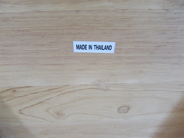 1 LAPTOP FOLDING LAP TRAY W/DRAWER AND 4 PINE TV TRAYS