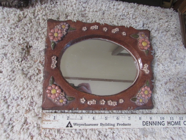 MIRRORS, PICTURE FRAME AND WALL ART