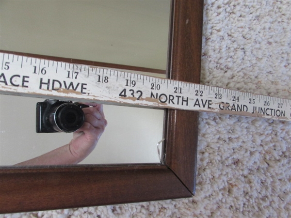 MIRRORS, PICTURE FRAME AND WALL ART