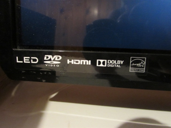 32 EMERSON TV WITH BUILT IN DVD PLAYER AND DVD/MEDIA STAND