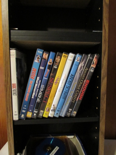 32 EMERSON TV WITH BUILT IN DVD PLAYER AND DVD/MEDIA STAND