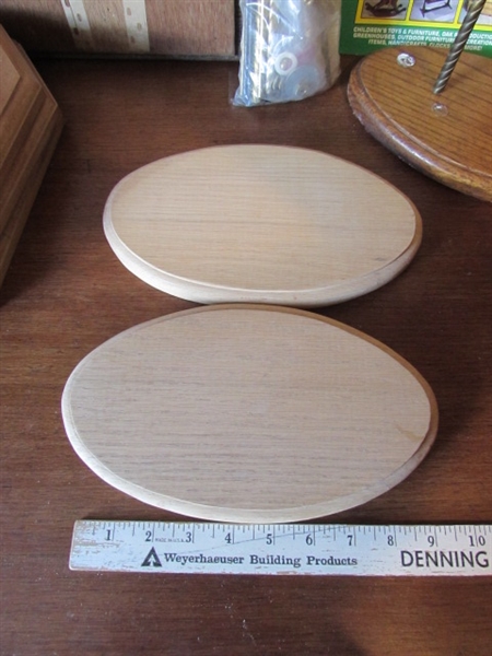 CRAFTING WOOD PLAQUES AND DECOR