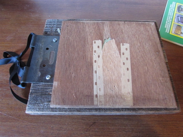 CRAFTING WOOD PLAQUES AND DECOR