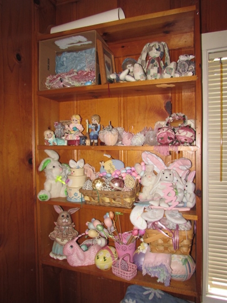LARGE COLLECTION OF EASTER DECOR AND CERAMIC DOLLS