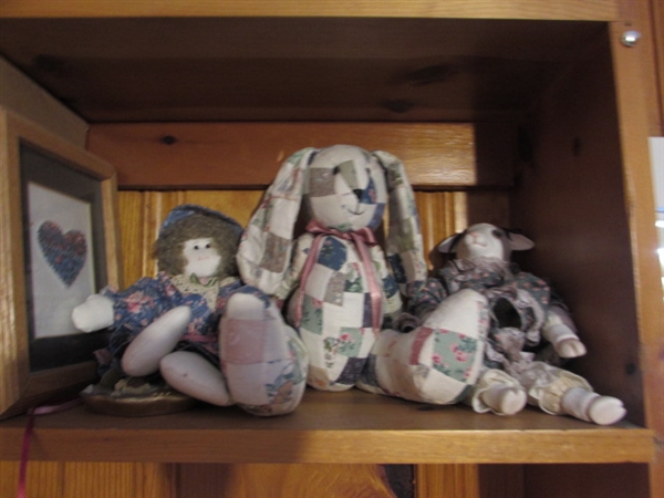 LARGE COLLECTION OF EASTER DECOR AND CERAMIC DOLLS