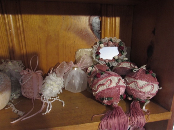 LARGE COLLECTION OF EASTER DECOR AND CERAMIC DOLLS