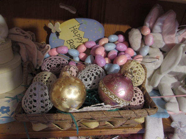 LARGE COLLECTION OF EASTER DECOR AND CERAMIC DOLLS