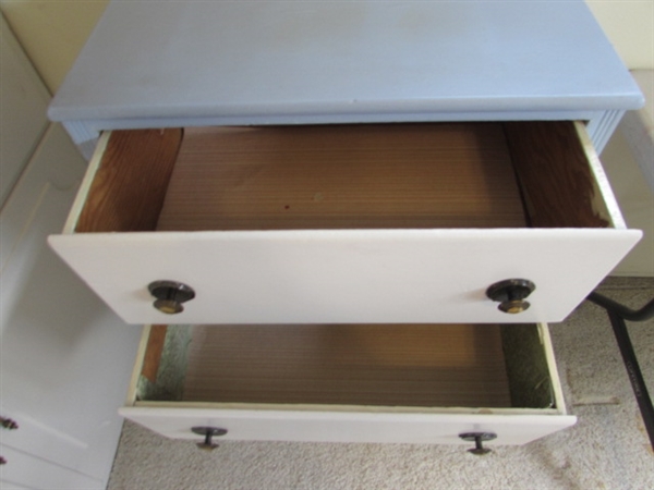 SMALL BLUE & WHITE DRESSER