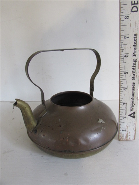 BRASS DECOR - VASE, LAMP, HOURGLASS AND MORE