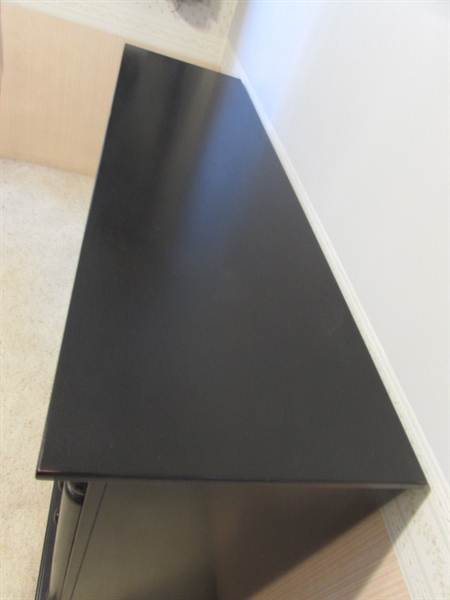 8 DRAWER DRESSER