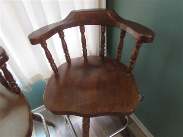 3 WOOD BARSTOOLS