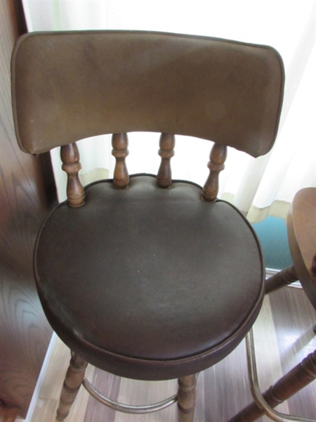 3 WOOD BARSTOOLS