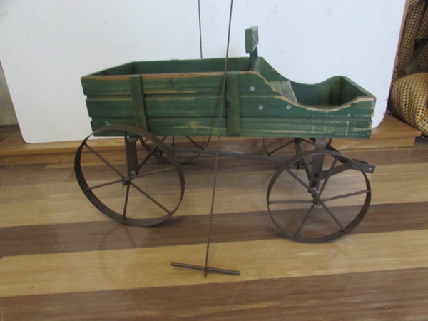 DECORATIVE WOOD & METAL WAGON