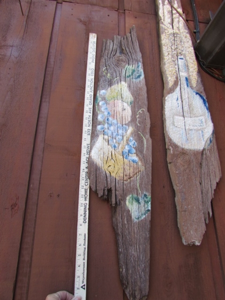 COLLECTION OF OUTDOOR WALL ART