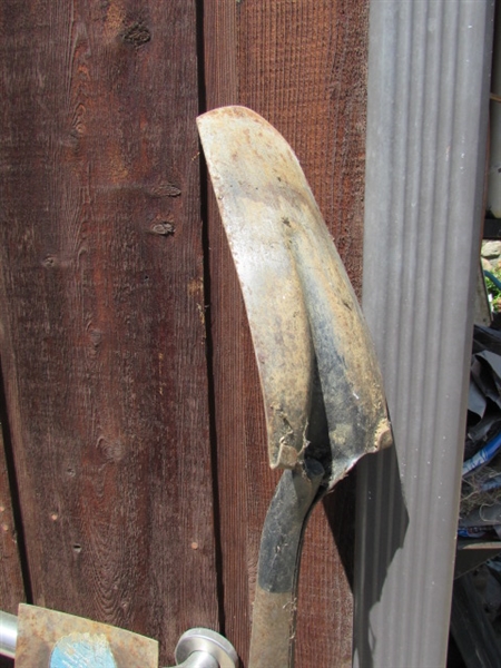 ASSORTED GARDENING & YARD EQUIPMENT