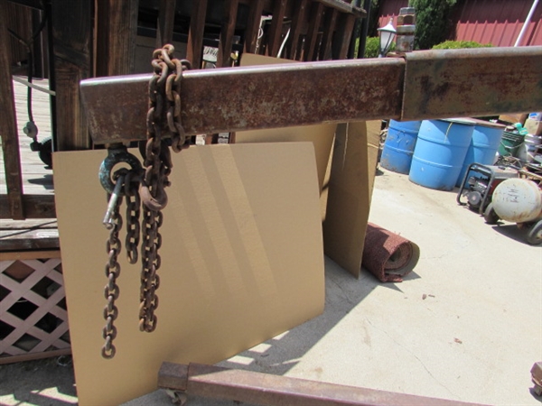 HEAVY DUTY HYDRAULIC ENGINE HOIST