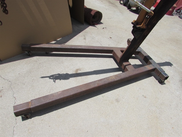HEAVY DUTY HYDRAULIC ENGINE HOIST